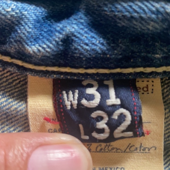 A&F Signature Stretch Denim
Skinny Jeans - Picture 3 of 5